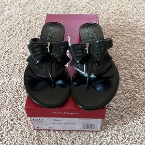 LIKE NEW Salvatore Ferragamo Bali Sandals